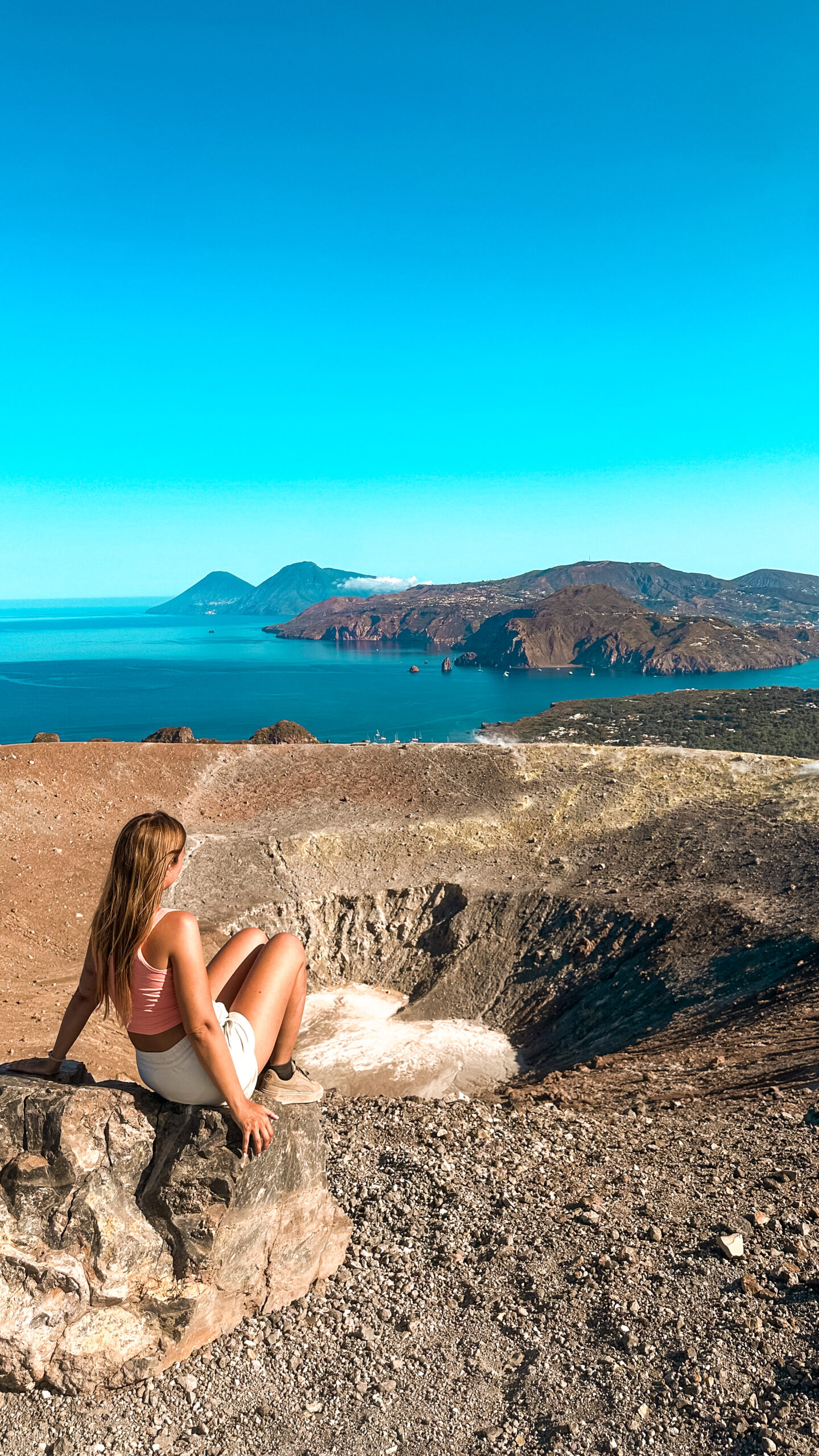 cratere-vulcano-isole-eolie