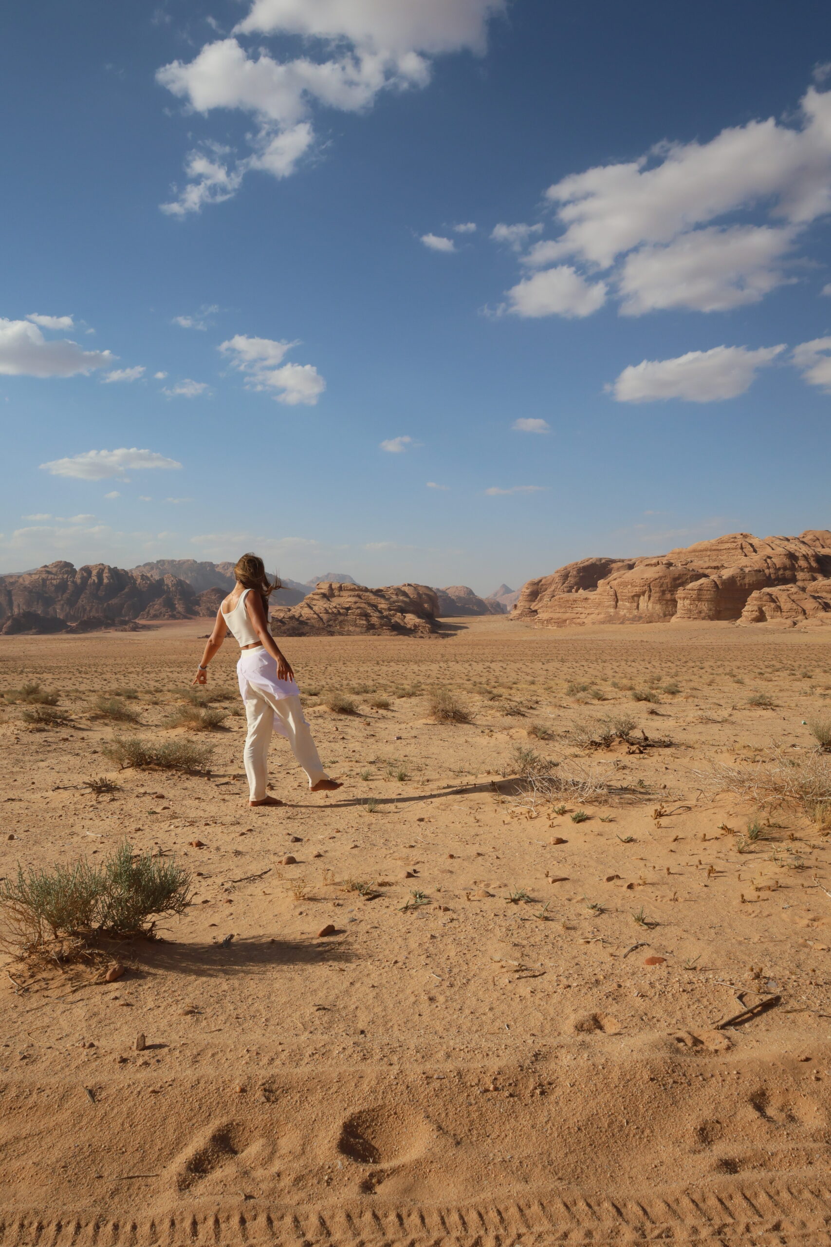 ragazza-desrto-wadi-rum